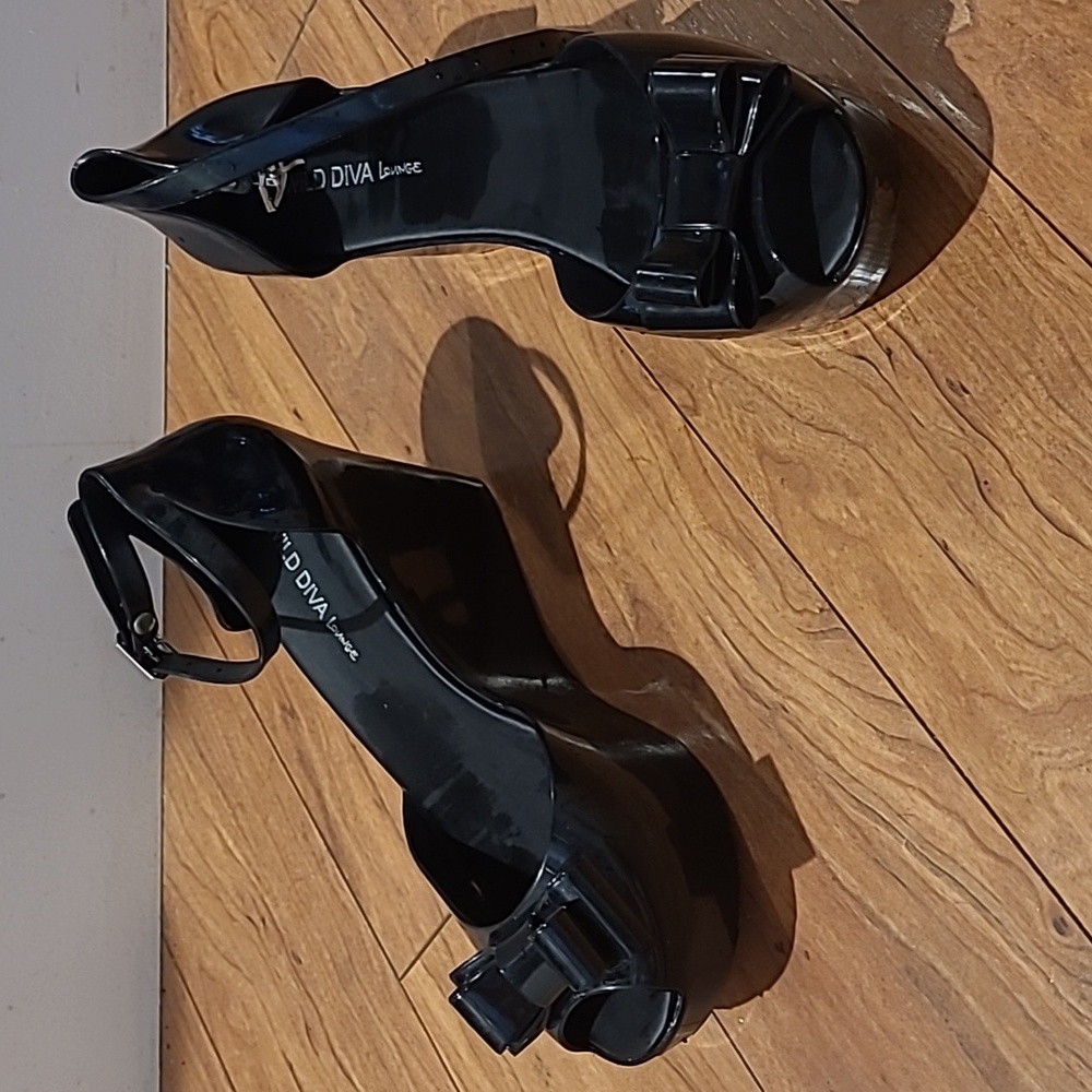 Black Jelly Peep-Toe with Bow